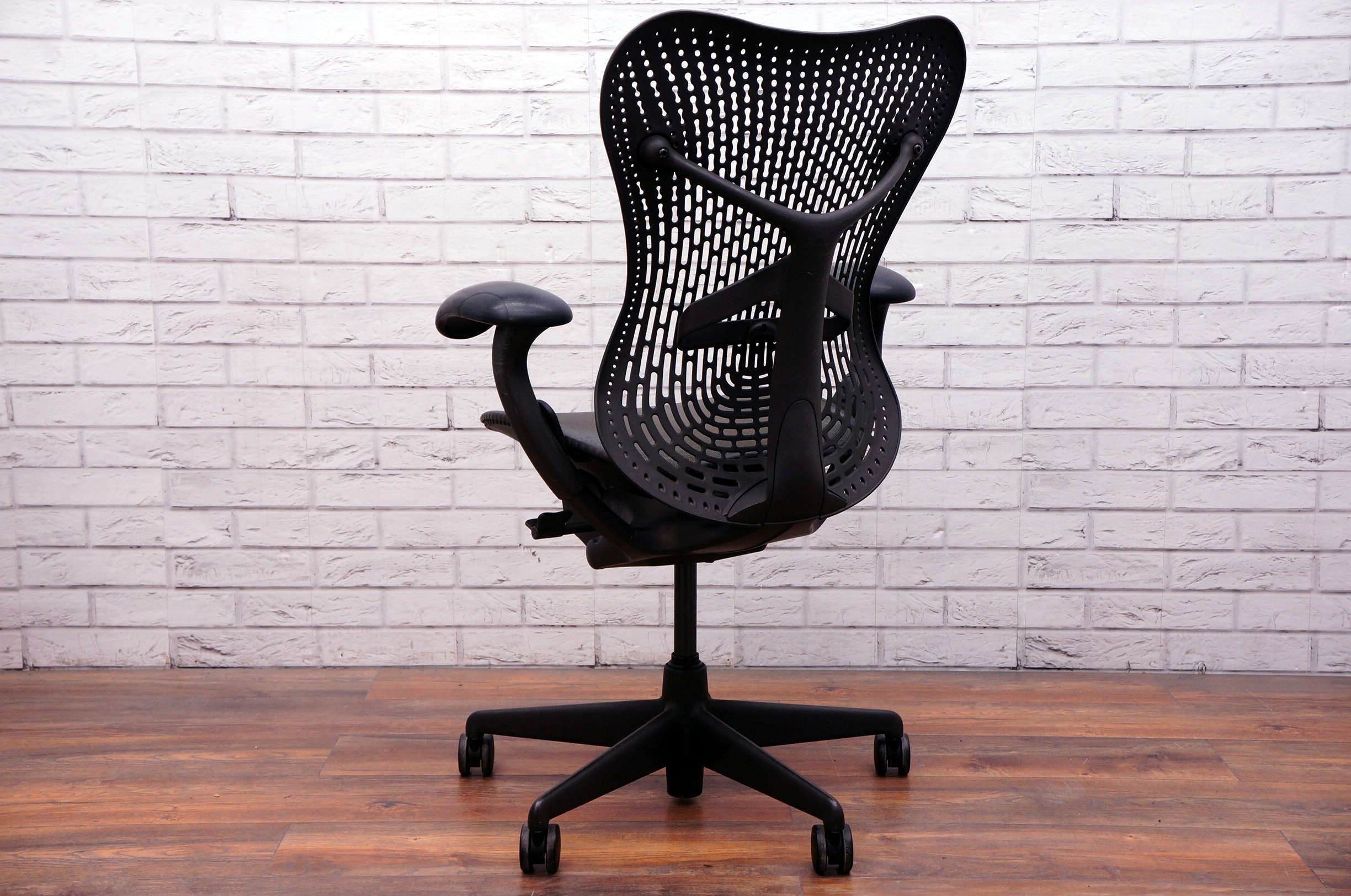 Herman Miller Mirra V1 Herman Miller Mirra V1