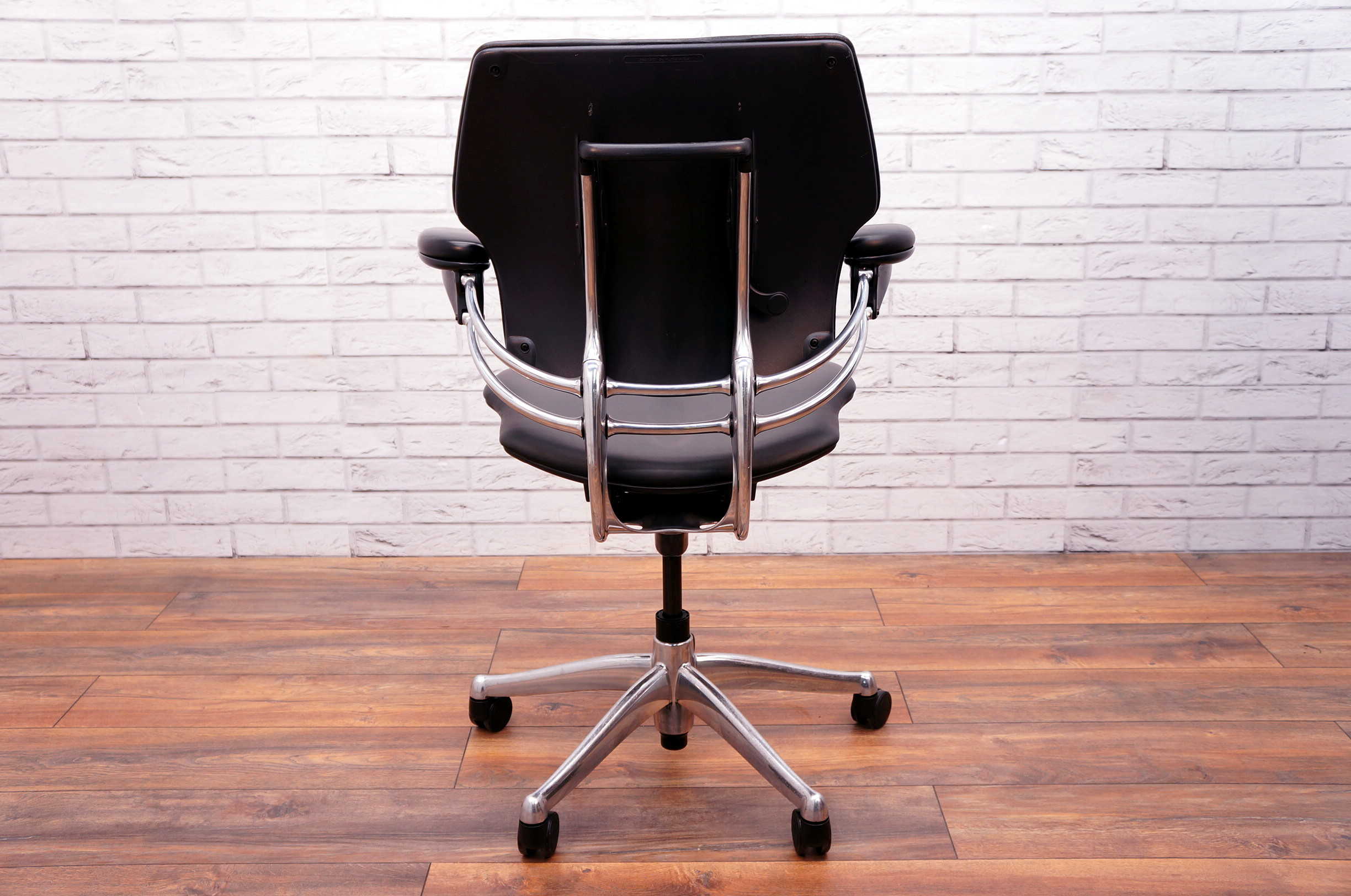 Humanscale Freedom Low Back Task Chair Chrome Humanscale Freedom Low Back Task Chair Chrome